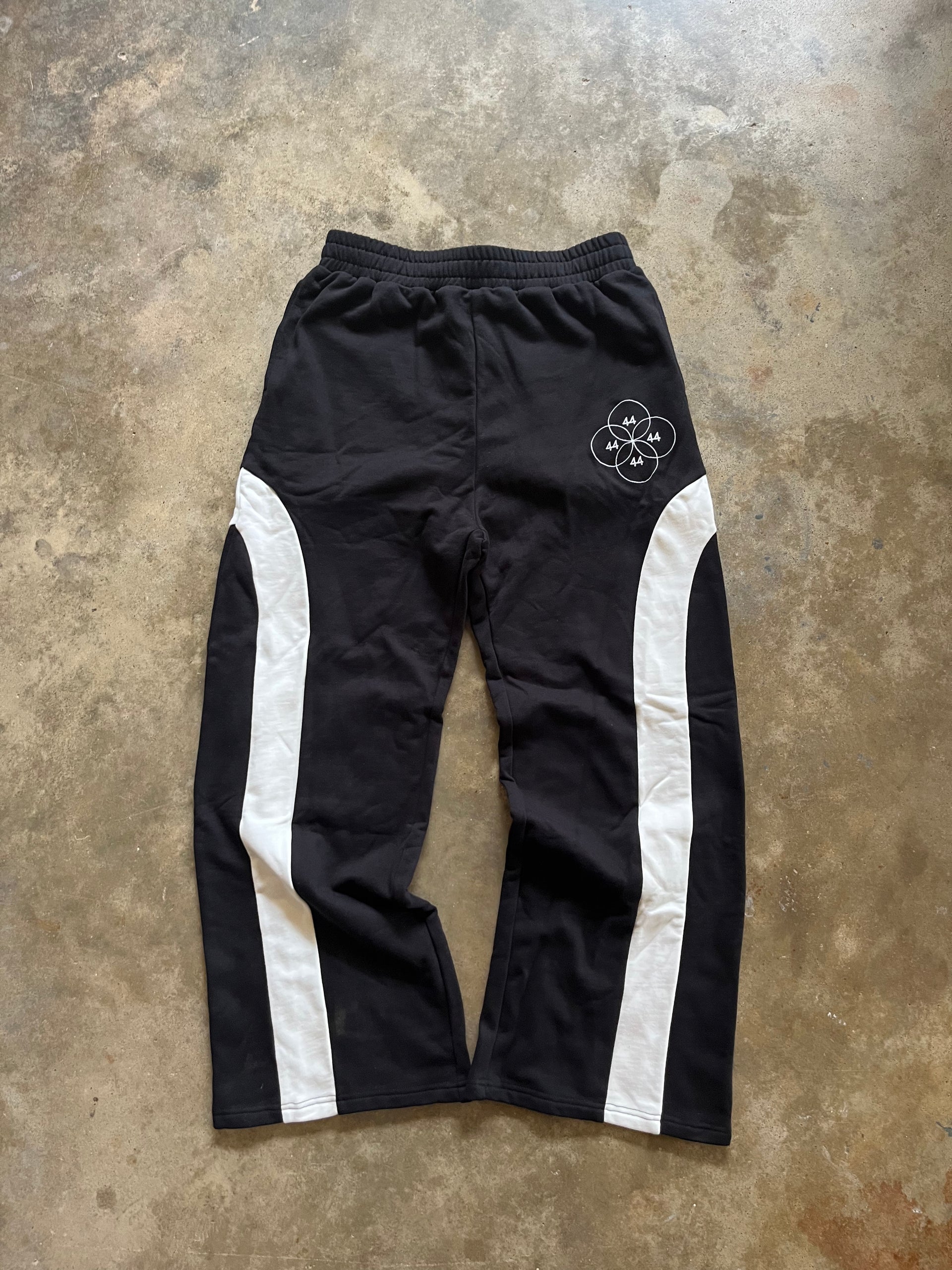 “CYCLES” EMBROIDERED SWEATPANTS - BLACK